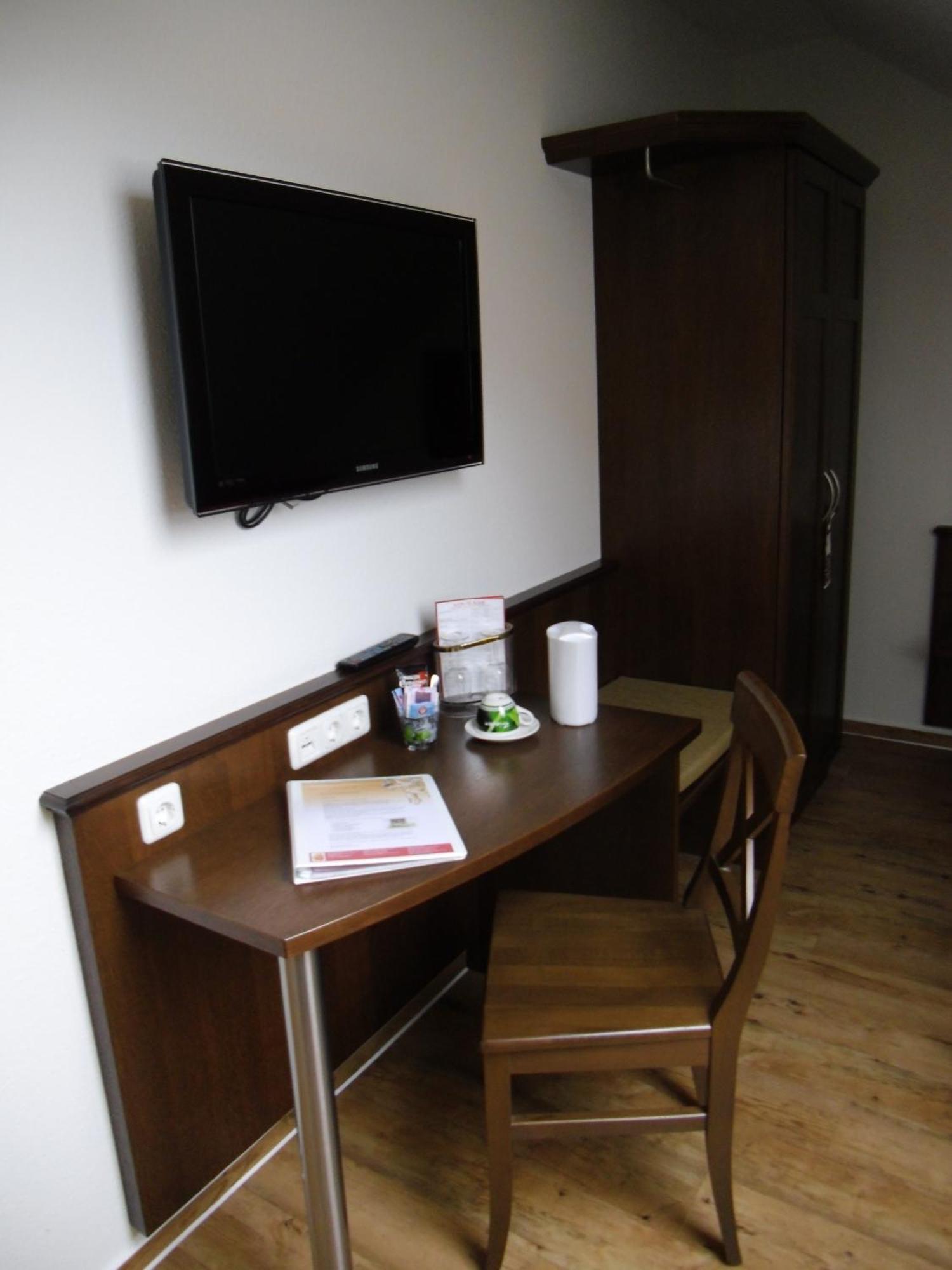 Wein-Traeume Hotel Thuengersheim ภายนอก รูปภาพ