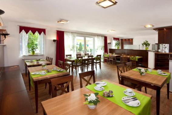 Wein-Traeume Hotel Thuengersheim ภายนอก รูปภาพ