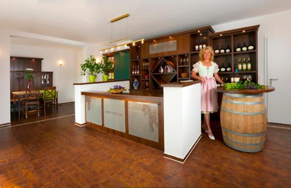 Wein-Traeume Hotel Thuengersheim ภายนอก รูปภาพ