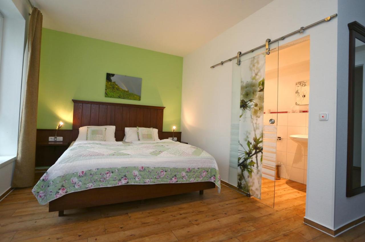 Wein-Traeume Hotel Thuengersheim ภายนอก รูปภาพ